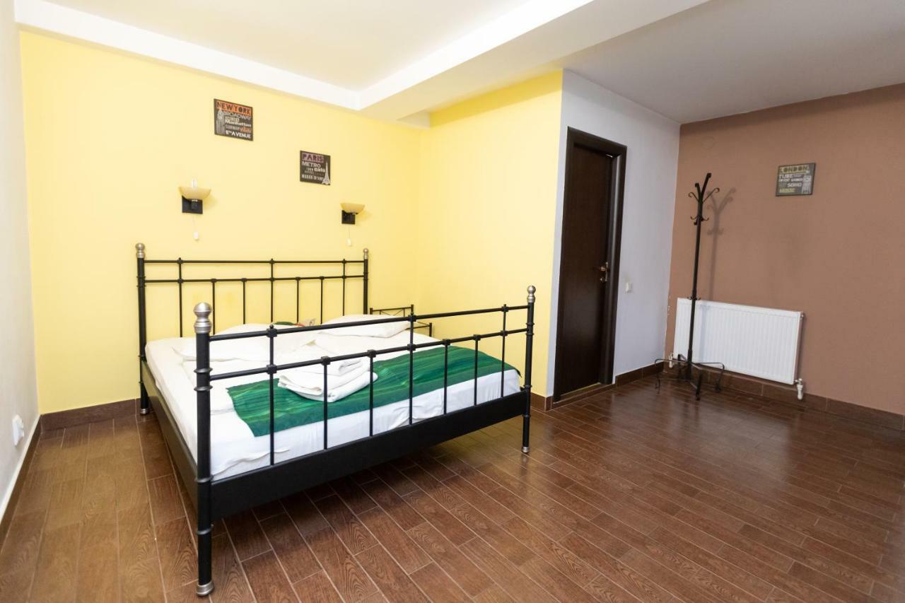 Pensiunea Pianino Braşov Esterno foto